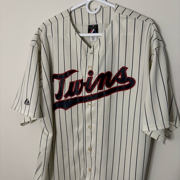 Majestic Genuine Merchandise Men’s XXL Minnesota Twins Baseball Jersey - Picture 2 of 10